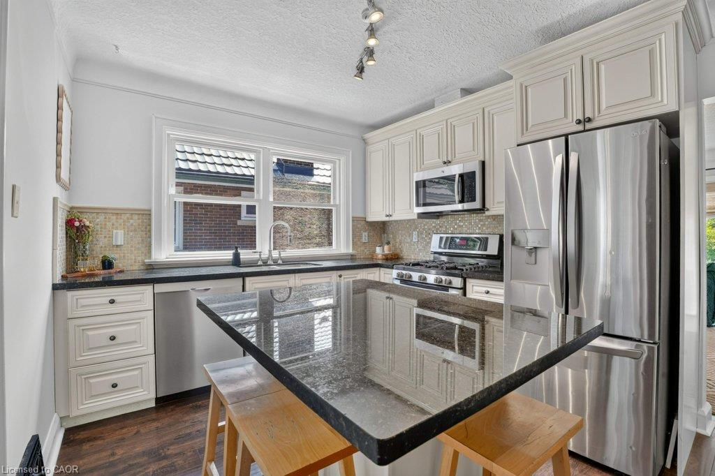 46 Filbert Street Property Photo 11