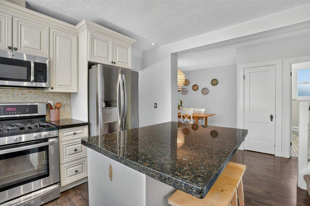 46 Filbert Street Property Photo 12
