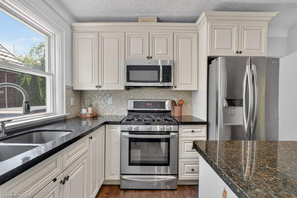 46 Filbert Street Property Photo 13