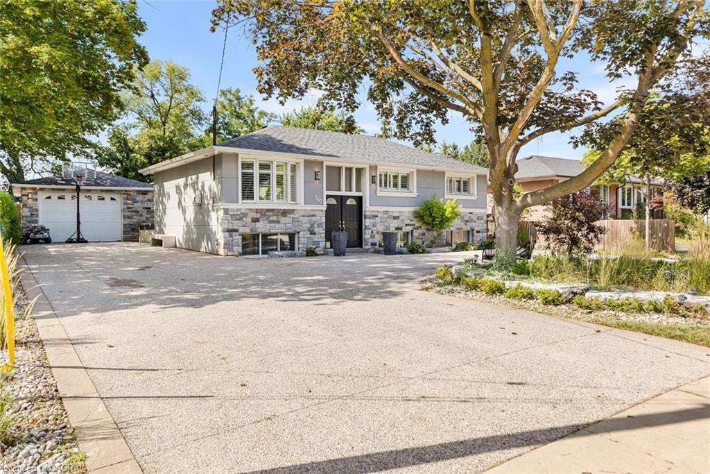 547 Pinegrove Road Property Photo 1
