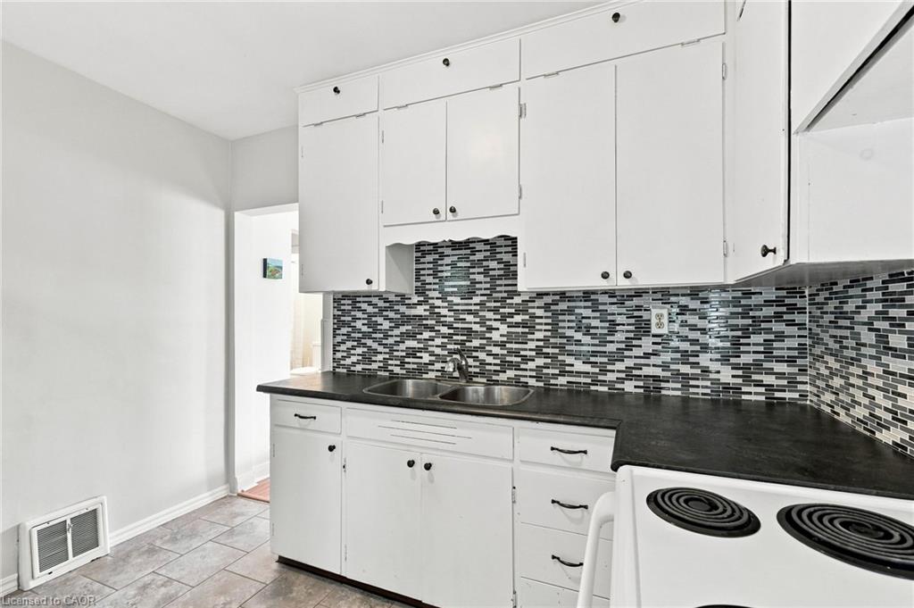 58 Edinburgh Avenue Property Photo 21