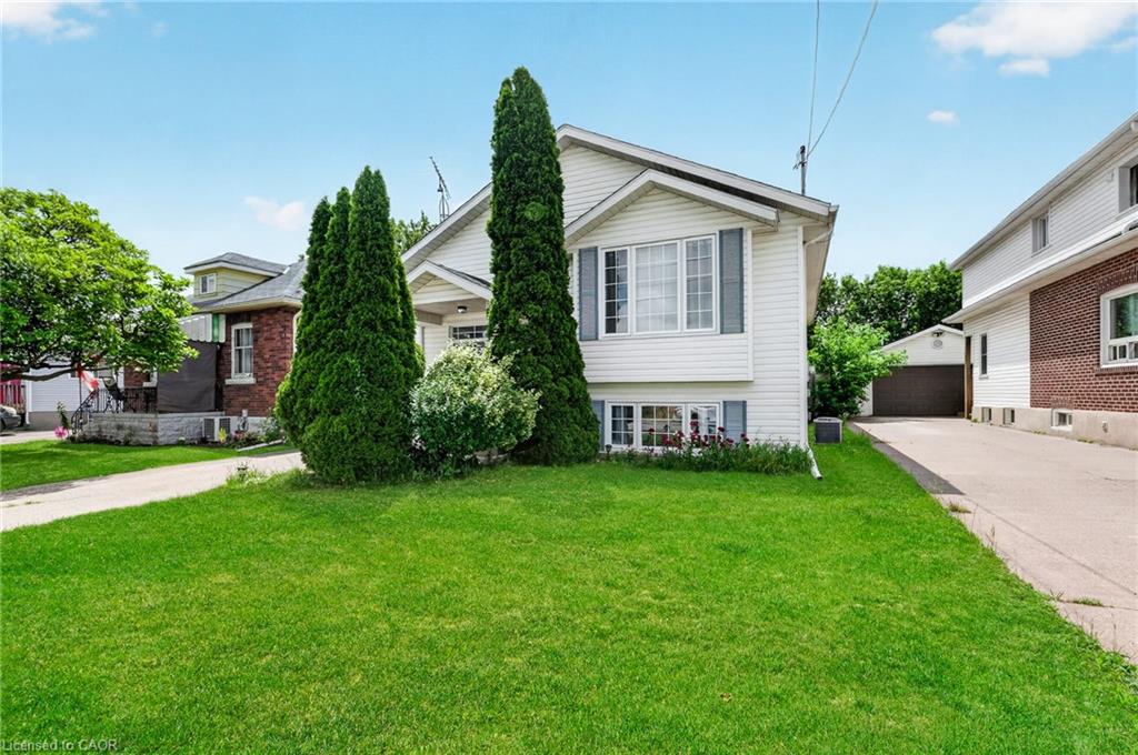 5524 Fraser Street Property Photo 2