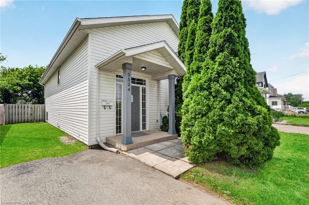 5524 Fraser Street Property Photo 3