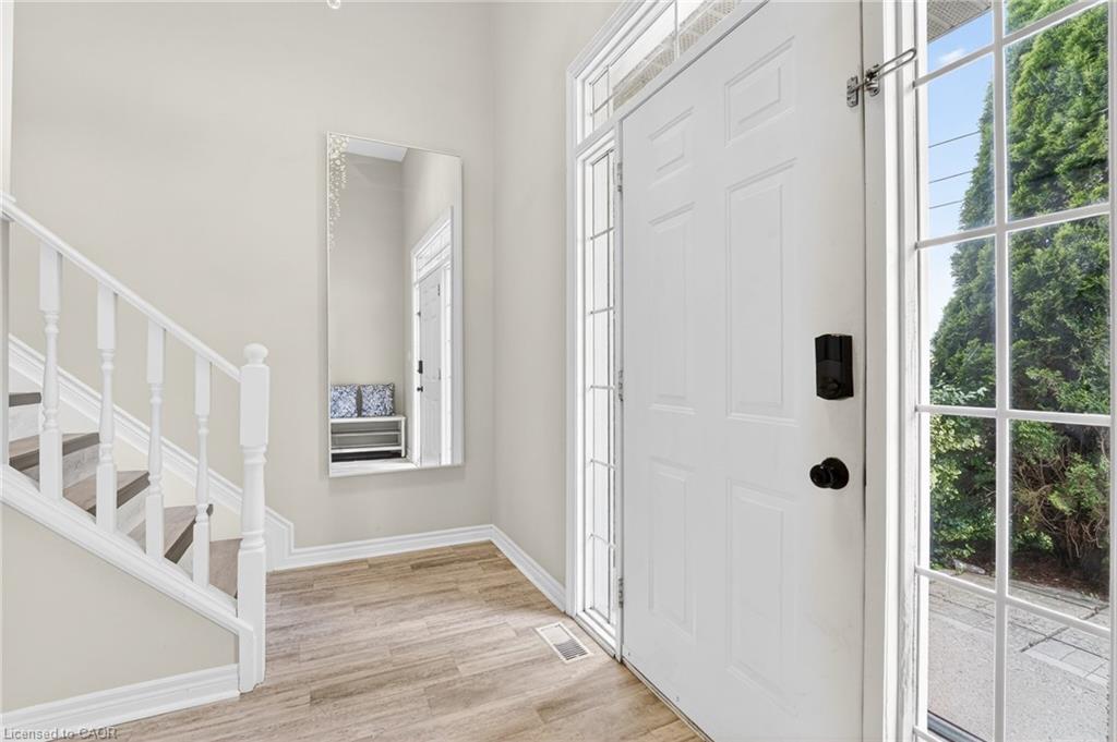 5524 Fraser Street Property Photo 5