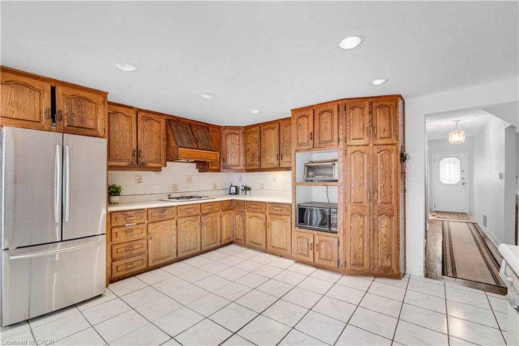 1518 Cawthra Road Property Photo 4