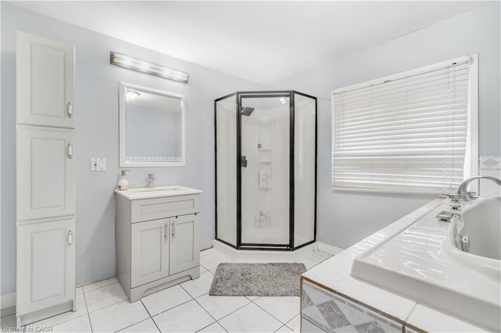 1518 Cawthra Road Property Photo 8