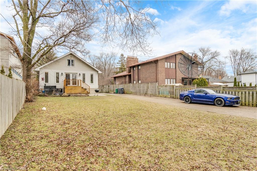 1518 Cawthra Road Property Photo 12