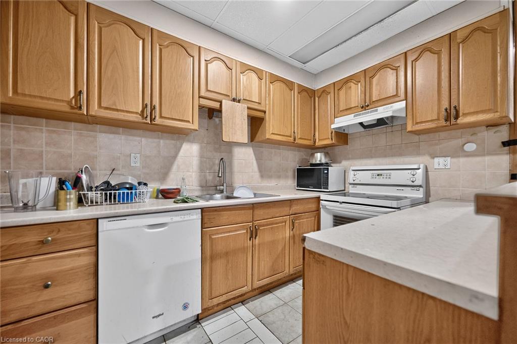 1292 Barton Street E Property Photo 23