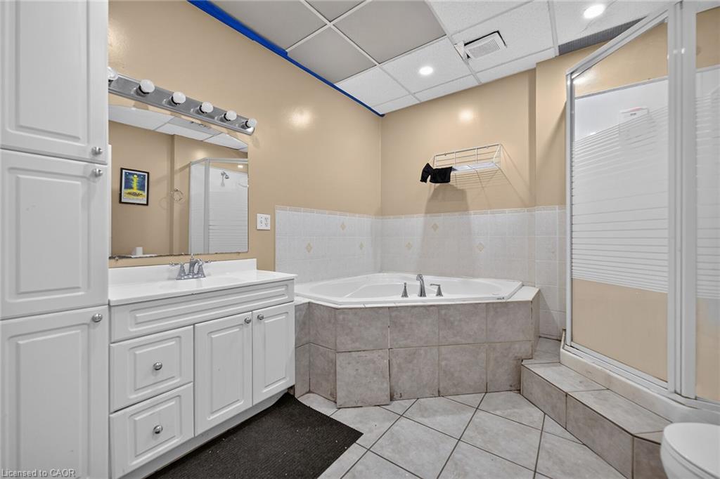 1292 Barton Street E Property Photo 27