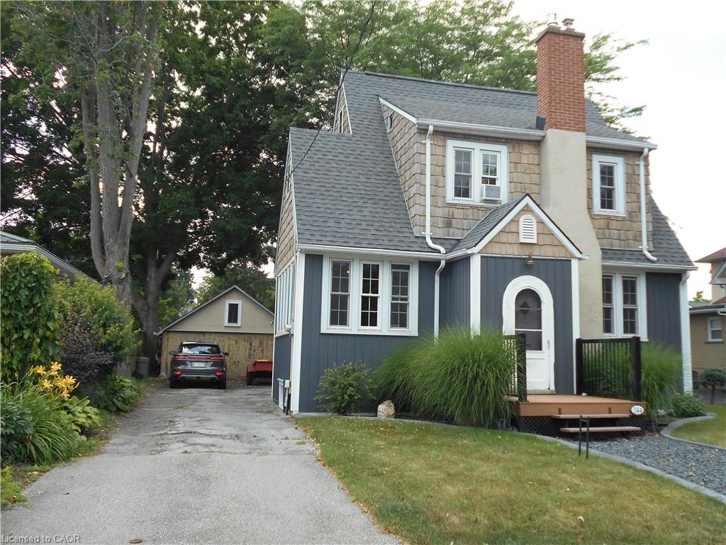 244 Kent Street S Property Photo 2
