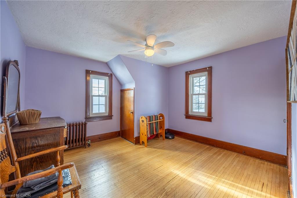 244 Kent Street S Property Photo 16