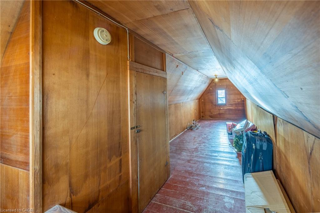 244 Kent Street S Property Photo 23