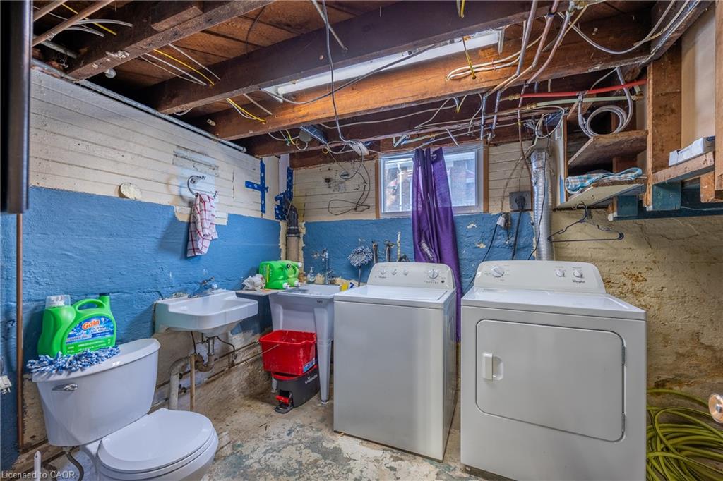 244 Kent Street S Property Photo 29