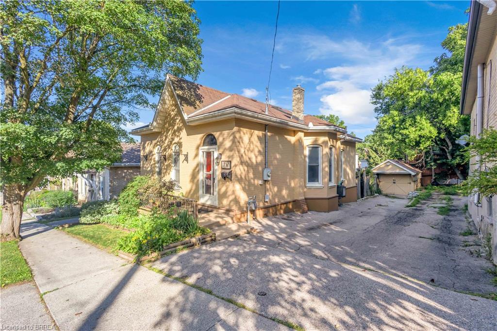 17 Scarfe Avenue Property Photo 1