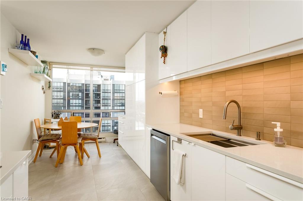 1401-2180 Marine Drive Property Photo 19