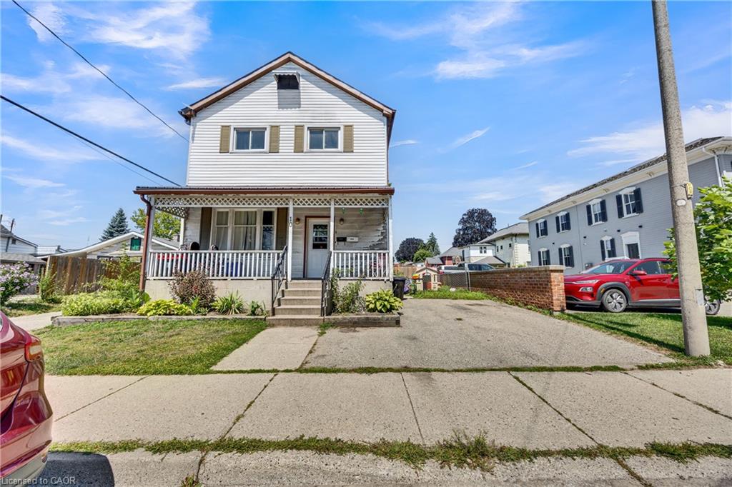 10 Venison Street W Property Photo 1