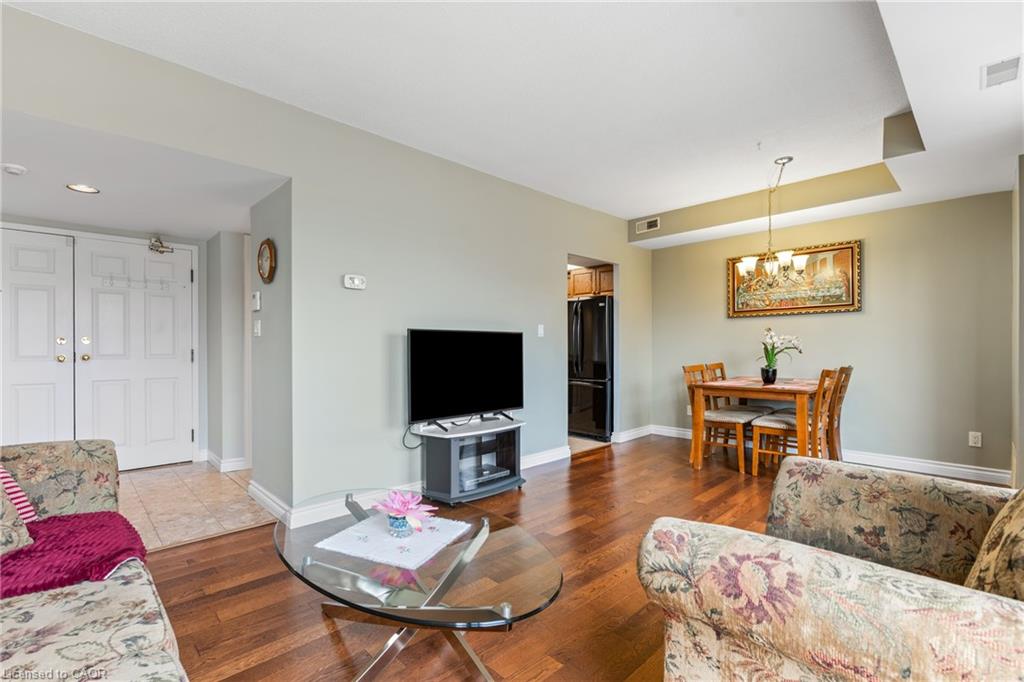 508-3267 King Street E Property Photo 7