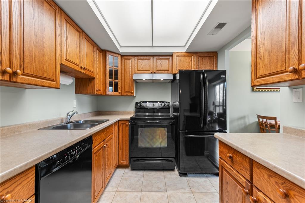 508-3267 King Street E Property Photo 10