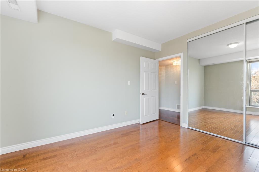 508-3267 King Street E Property Photo 23