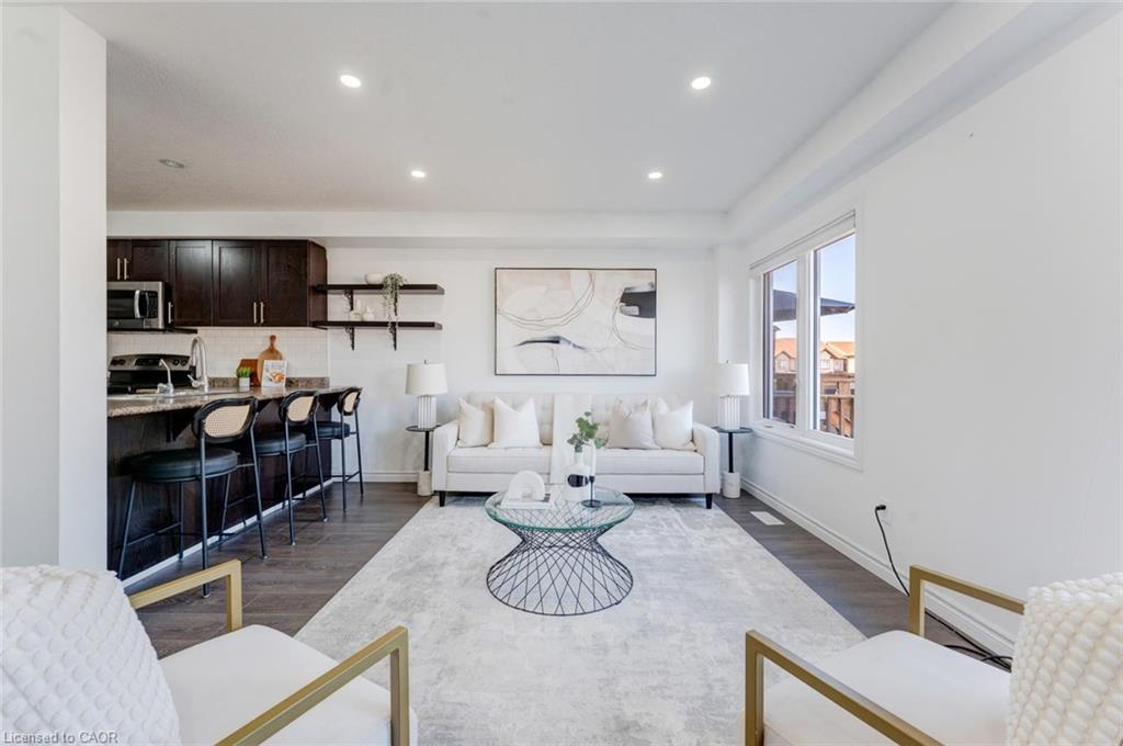 65 Renfrew Street Property Photo 10