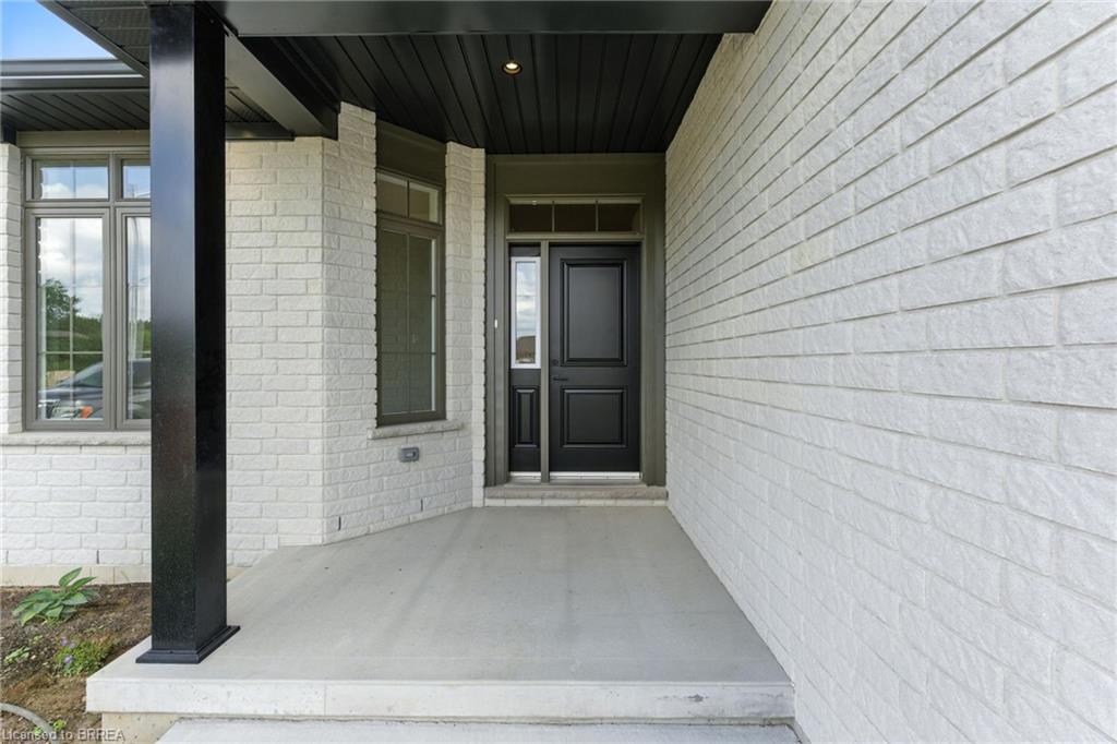 150 Vanrooy Trail Property Photo 4