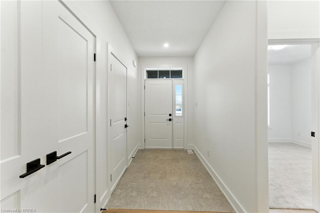 150 Vanrooy Trail Property Photo 5