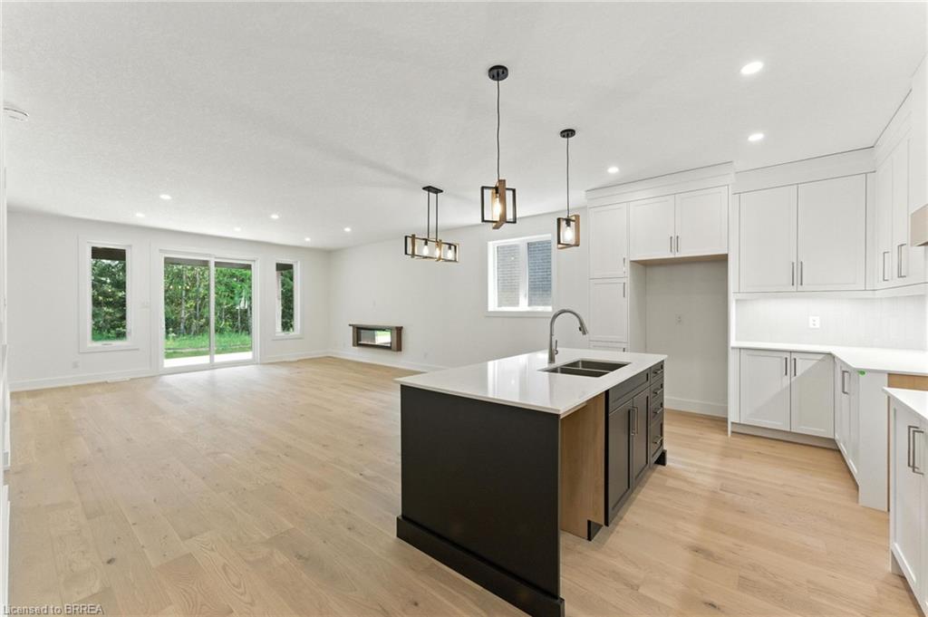 150 Vanrooy Trail Property Photo 6