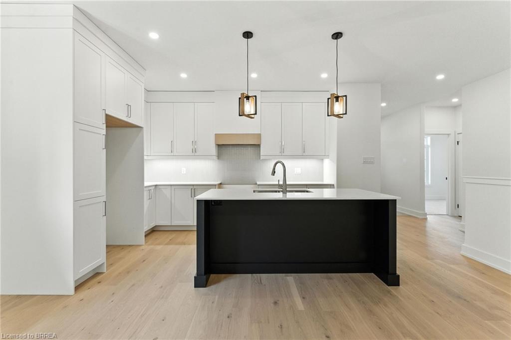 150 Vanrooy Trail Property Photo 9