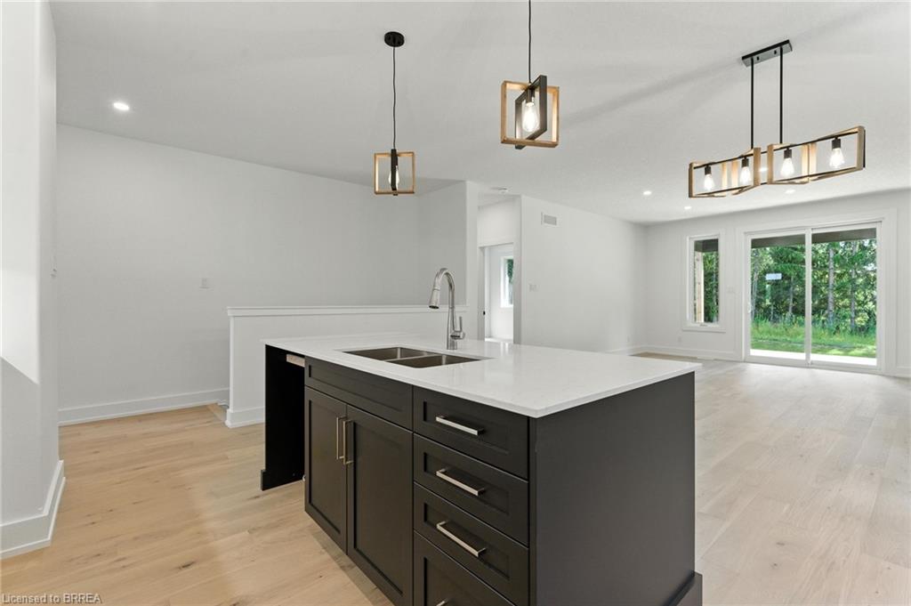 150 Vanrooy Trail Property Photo 11
