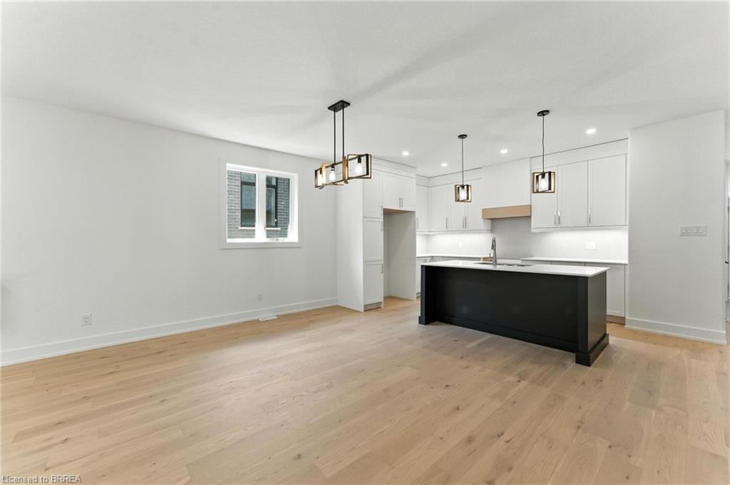 150 Vanrooy Trail Property Photo 12
