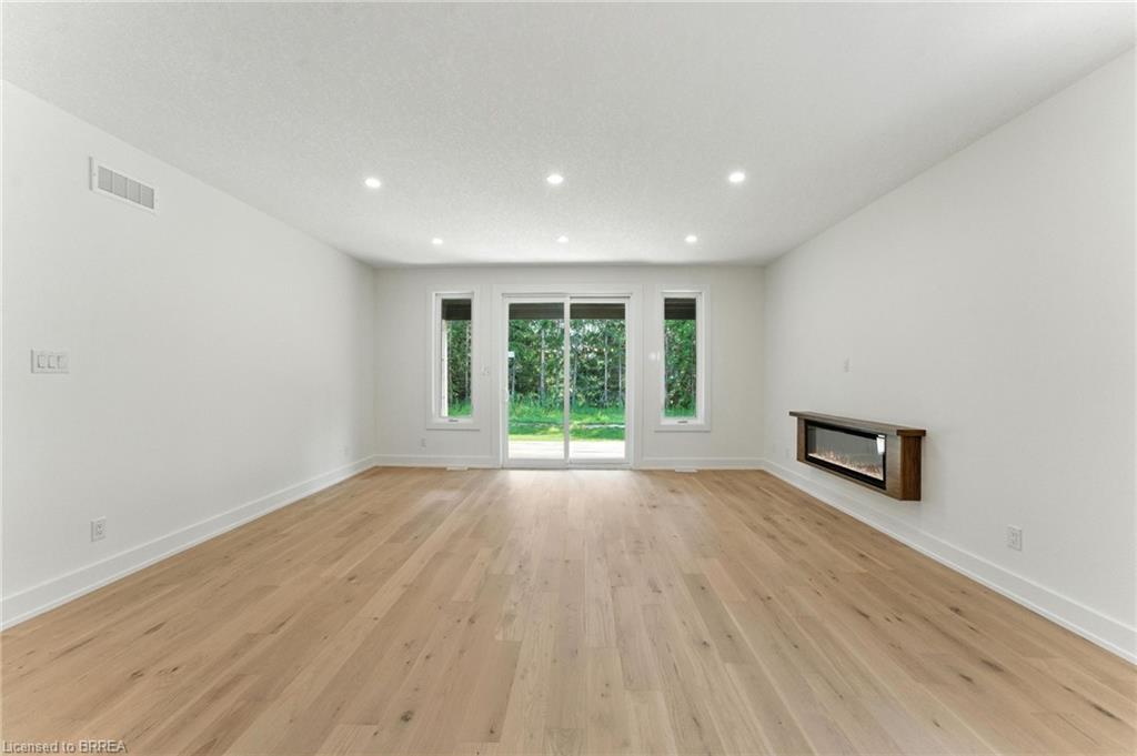 150 Vanrooy Trail Property Photo 13