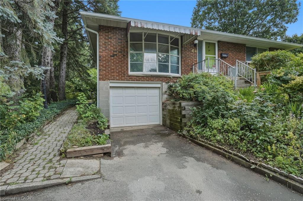 44 Mcdonald Court Property Photo 2