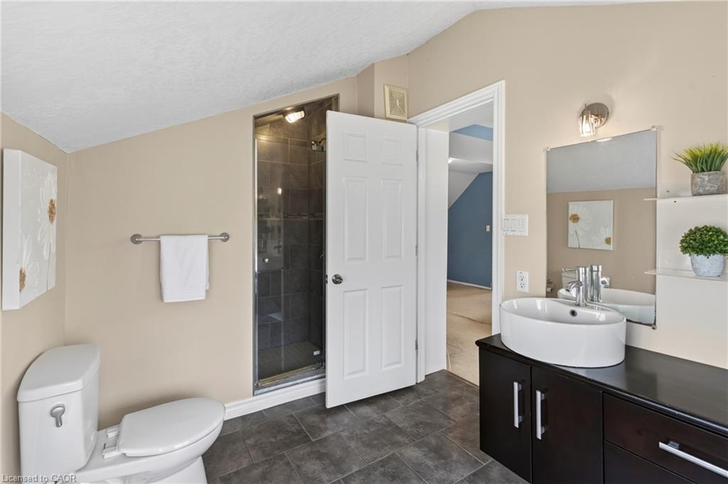 2 Herlan Avenue Property Photo 23