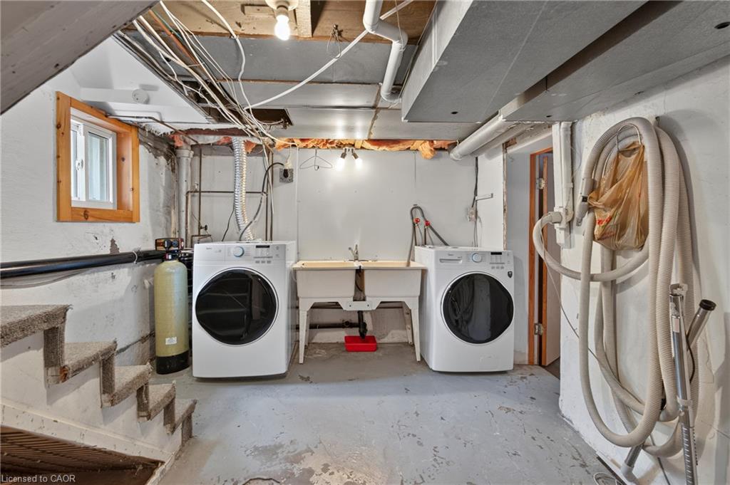 2 Herlan Avenue Property Photo 31