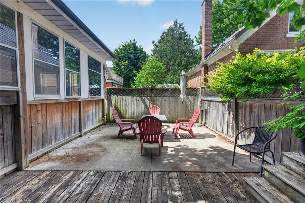 2 Herlan Avenue Property Photo 35