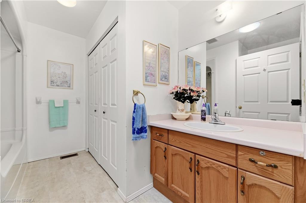 19-1030 Colborne Street E Property Photo 11