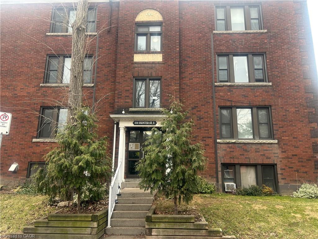 4-352 Hunter Street E Property Photo 1