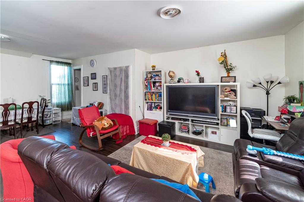 33 Railway Street Property Photo 10