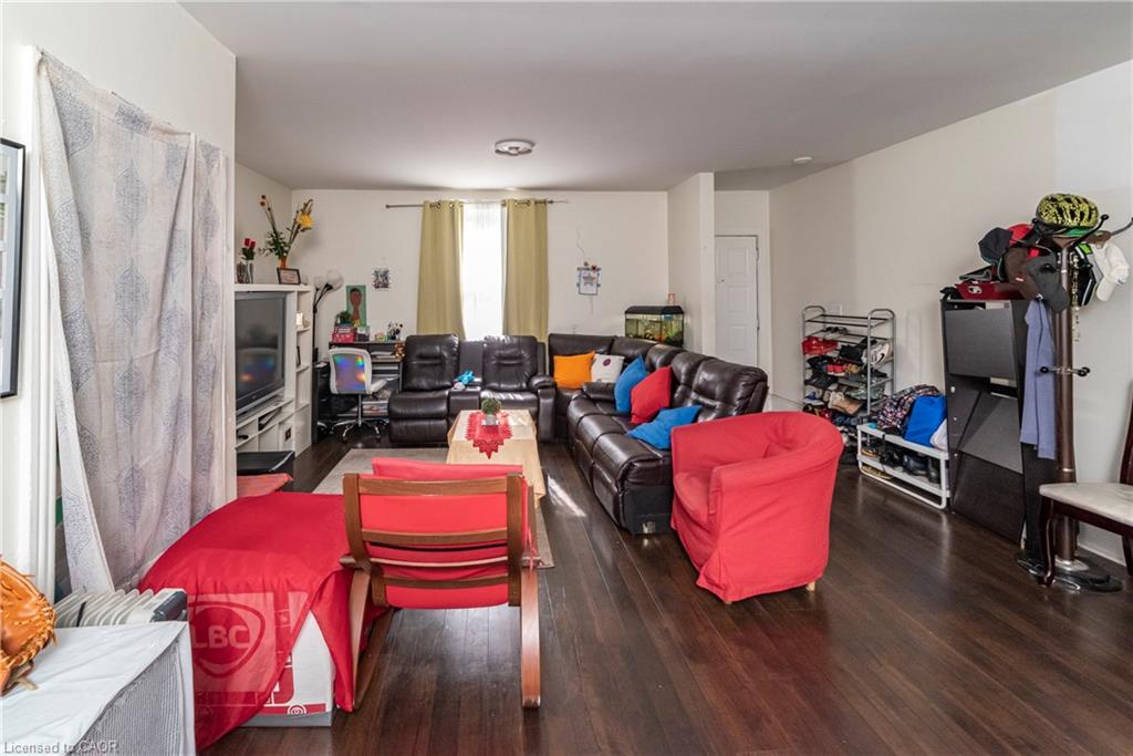33 Railway Street Property Photo 12