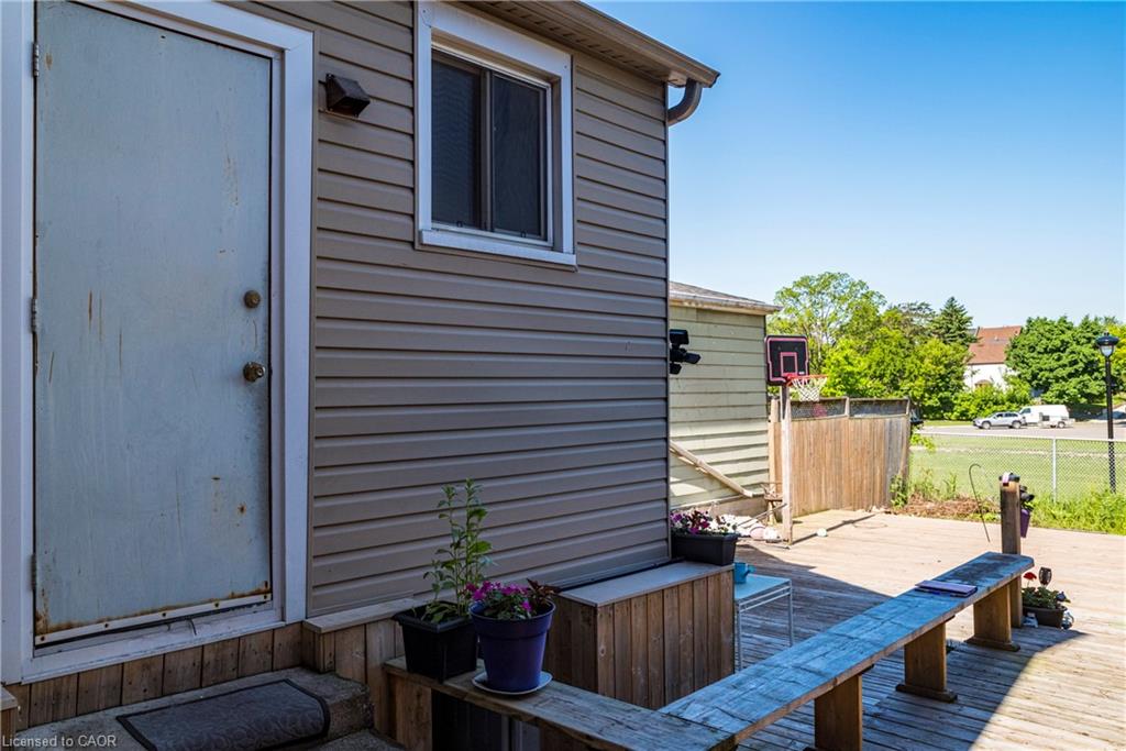 33 Railway Street Property Photo 36
