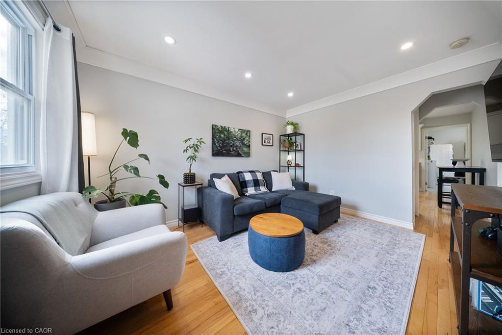 435 Waverly Street Property Photo 10