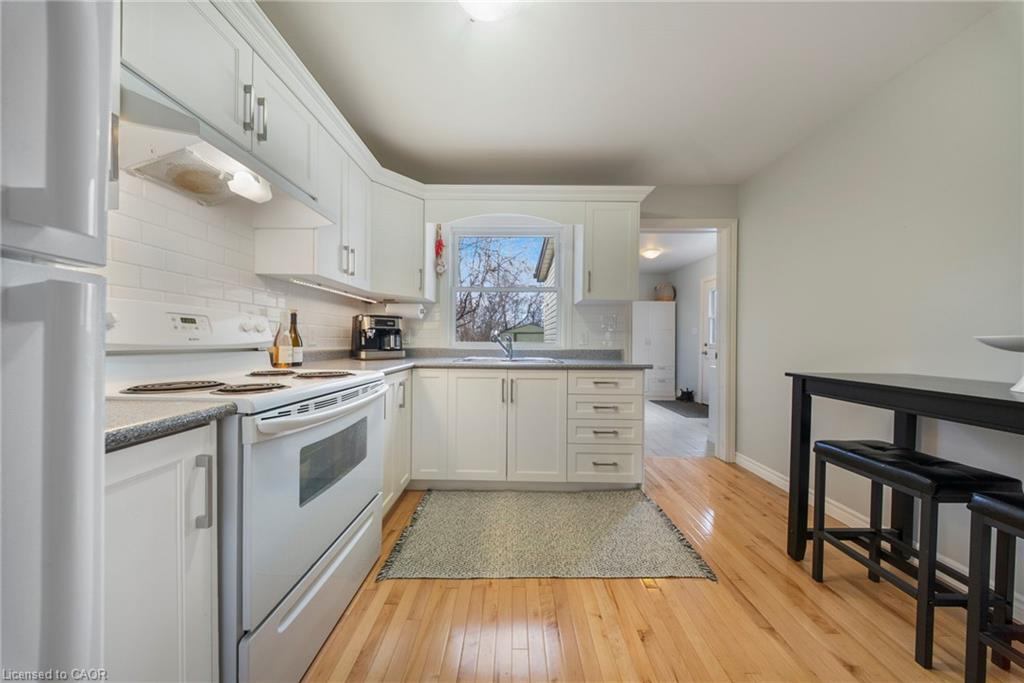 435 Waverly Street Property Photo 13