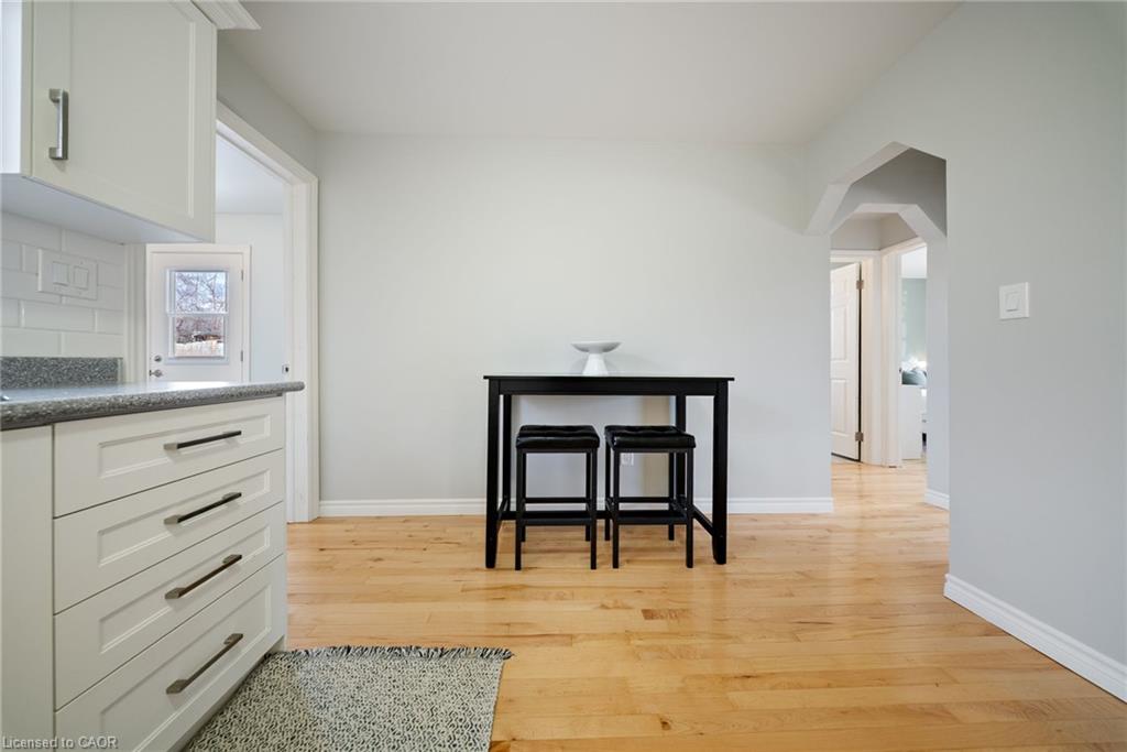 435 Waverly Street Property Photo 16