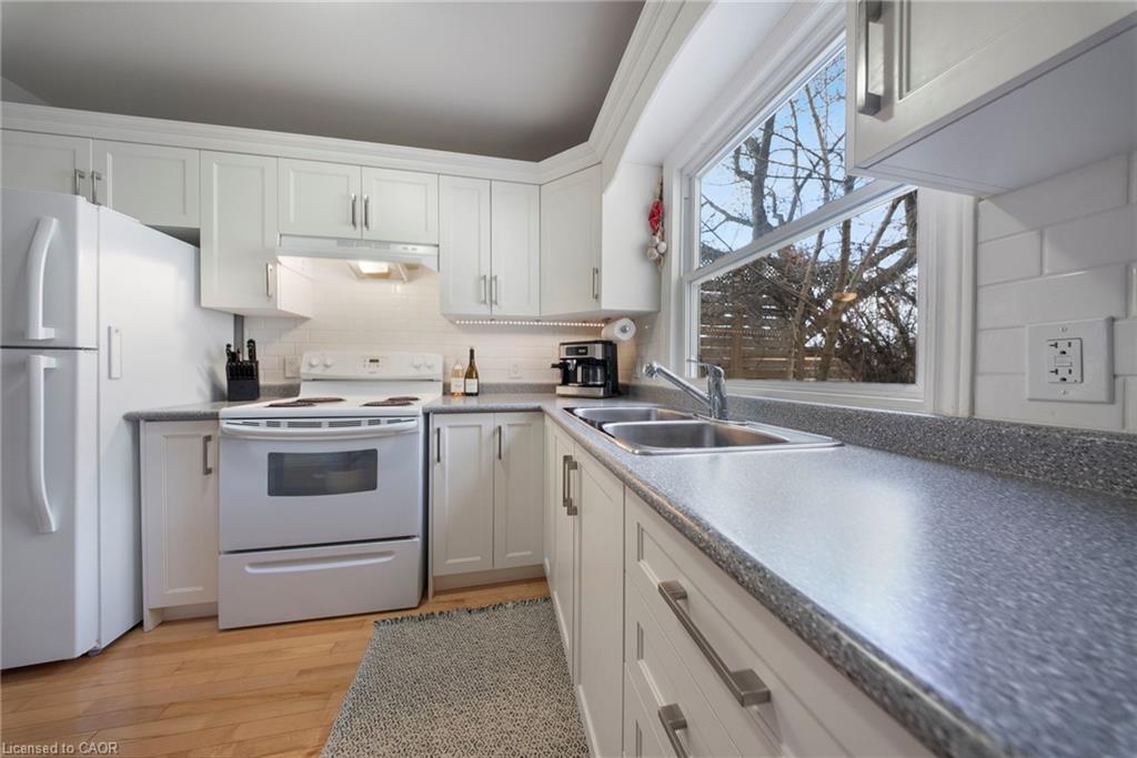 435 Waverly Street Property Photo 17