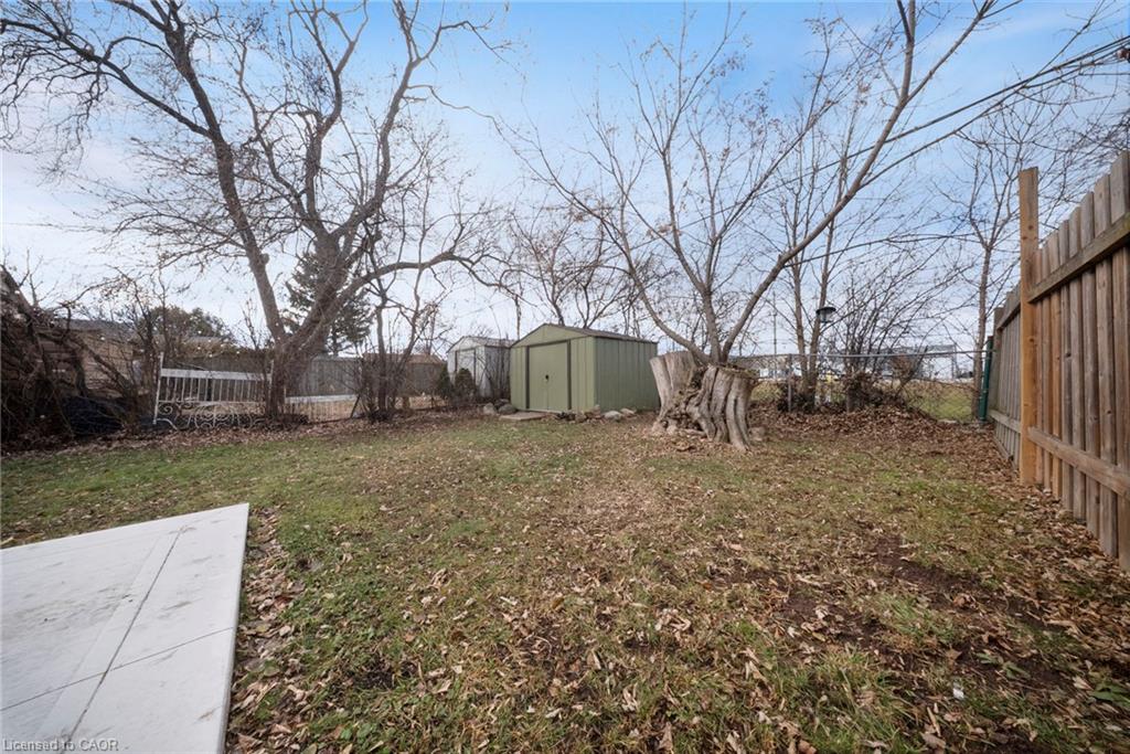 435 Waverly Street Property Photo 28