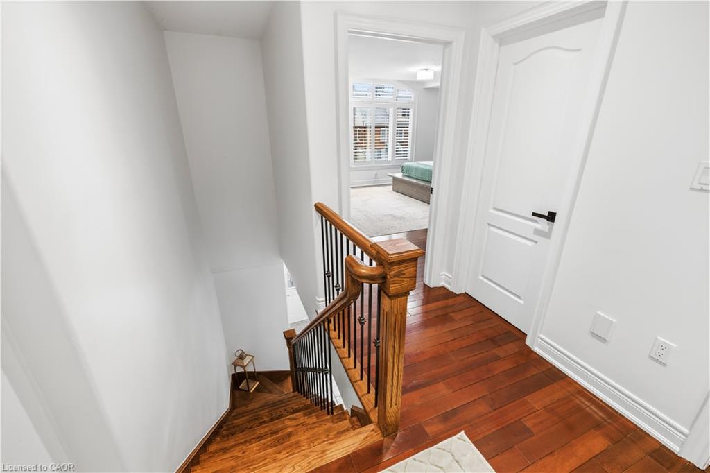 199 Hunter Street W Property Photo 18