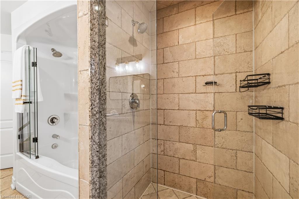 199 Hunter Street W Property Photo 23