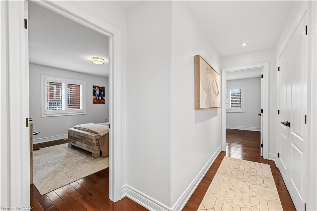 199 Hunter Street W Property Photo 25