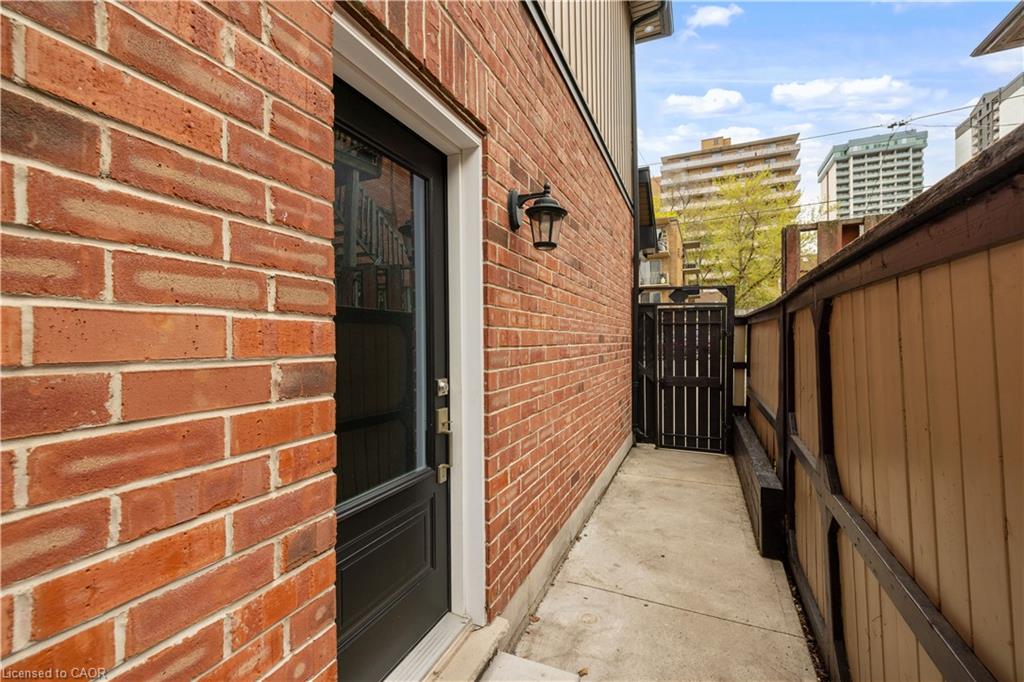 199 Hunter Street W Property Photo 41