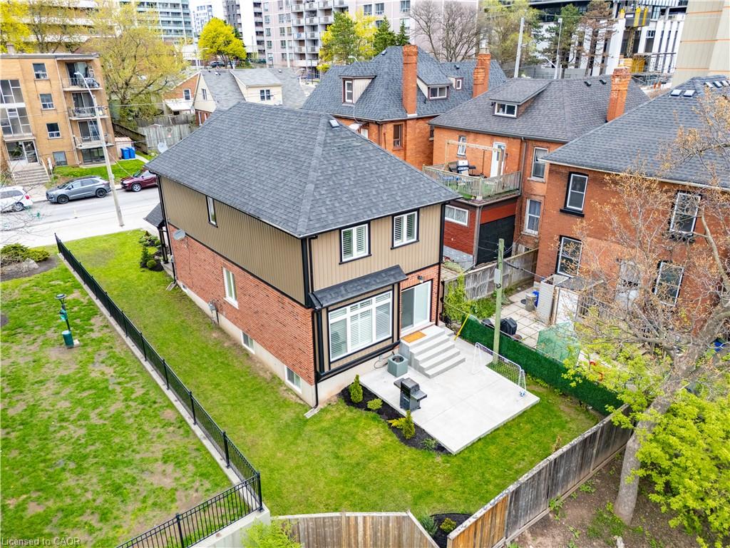199 Hunter Street W Property Photo 43